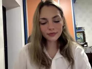 Masturbate to cute camslut Pricillahoinacki pricillahoinacki from Chaturbate